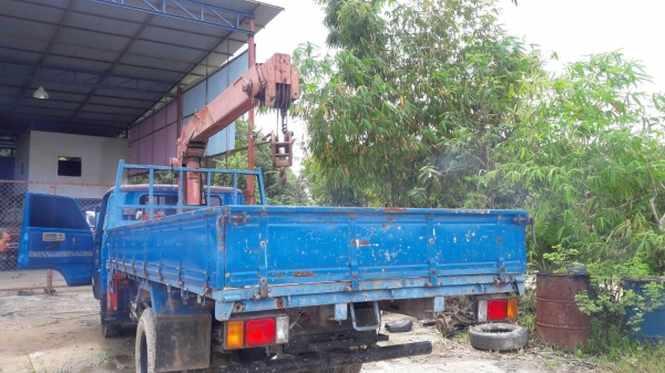 6ล้อติดเครน3ตัน...MITSUBICHI CANTER 110 แรง...(รถประมูลกรมตำรวจ มีเอกสารขึ้นเล่มทะเบียน)