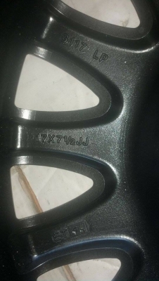 แม็กวีไอพี่ ขอบ 17 ขนาด 4 รู 100 เนียนๆ แม็กวีไอพี่ ขอบ 17 ขนาด 4 รู 100 เนียนๆ