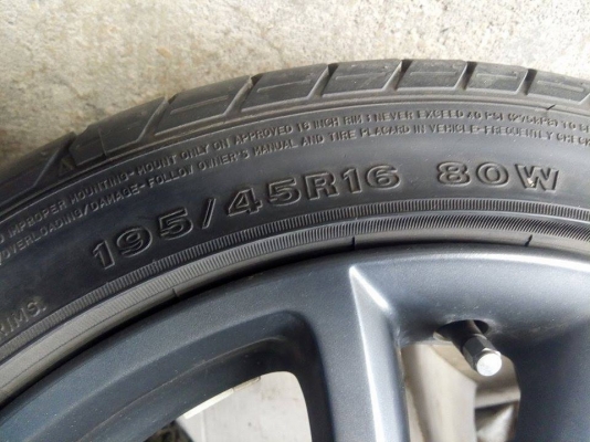 แม็ก 16 พร้อมยาง 195 45 16 ราคา 5900 แม็ก 16 พร้อมยาง 195 45 16 ราคา 5900
