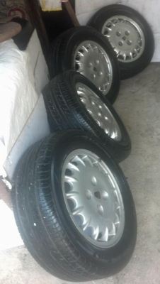 แม็กขอบ 15 ขนาด 4 รู 114 พร้อมยาง แม็กขอบ 15 ขนาด 4 รู 114 พร้อมยาง