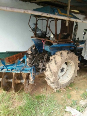 รถไถอิเซกิ31แรง2เพลา4x4 พร้อมดันหน้า ผานพรวน5ใบ พร้อมใช้ สภาพดีเครื่องดีไม่ต้องเผาหัวเพลาหน้าดีเยี่ยม ยางสวยราคาต่อรองได้ขายได้ขายครับ