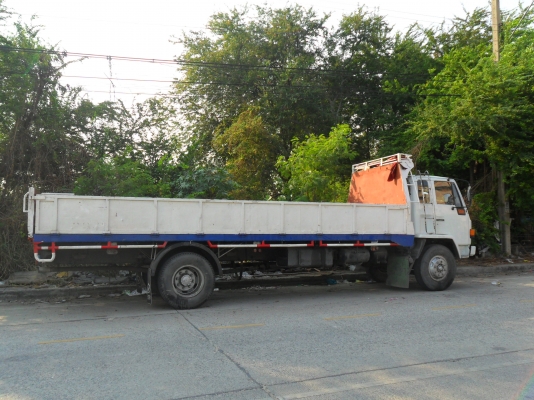 ขาย 6 ล้อ ISUZU ROCKY ยาว 7 เมตร