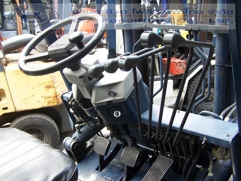 ขาย รถโฟล์คลิฟท์ KOMATSU รุ่น FD20-11 ขาย รถโฟล์คลิฟท์ KOMATSU รุ่น FD20-11