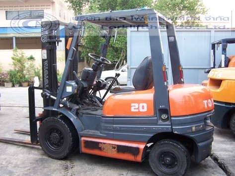 ขายรถ โฟล์คลิฟท์ TOYOTA รุ่น 6-FG20