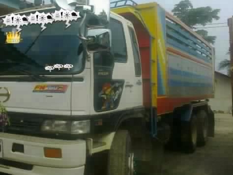 HINO SUMO FM 227 - 220 HP EM100 สิบล้อดั๊มพ์ 2 เพลา กระบะดั๊มพ์มิเนียม 12 ตันสภาพสวย วางหัวเก๋ง HINO 2K สภาพสวยครบพร้อมลงเล่มครบถูกต้อง ภายในแอร์เย็น พวงมาลัยเพาเวอร์ เบรคทริ๊ปฟี้ ช่วงล่างคัชซีสวยไม่มีบวม ยางสภาพดี 80\% พร้อมบรรทุกพร้อมใช้งาน เอกสารทะเบียน