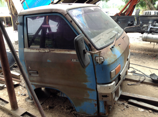 ขายหัวรถ มือสอง ราคาถูก อุปกรณ์ภายในพร้อมใช้งาน