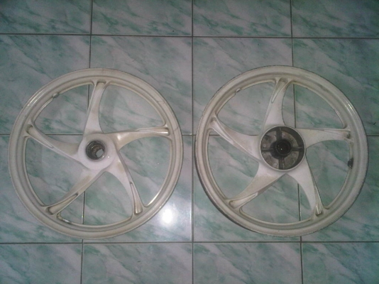 ขายแม็ก LS 5ก้านบิด คาบู N-Pro พักเท้าแท้ DUCATI