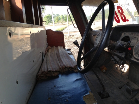 ISUZU TX เครื่อง 168 HP EH700 รถหัวยาวหางปลาสิบล้อเพลาเดียว เครื่องแห้งแรงดีไม่มีเยิ้ม หัวเก๋งไม่มีผุ พวงมาลัยเพาเวอร์ ช่วงล่างคัชซีสวยไม่บวม เอกสารเล่มทะเบียนครบพร้อมโอน ราคาต่อรองได้ครับ