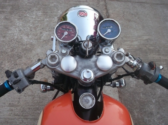 ขาย yamaha sr400 ปี95 อินวอย คาบูลูกชัก เครื่องดีคับ ของแต่งตามรูปเลยคับ ขาย yamaha sr400 ปี95 อินวอย คาบูลูกชัก เครื่องดีคับ ของแต่งตามรูปเลยคับ