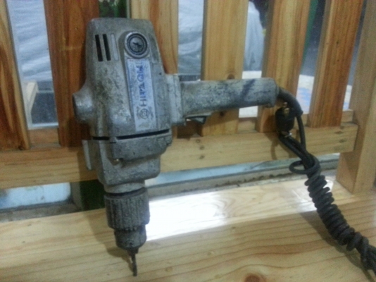 ขายสว่านไฟฟ้ารอบช้าHitachiขนาด5หุนซักตัวคับ