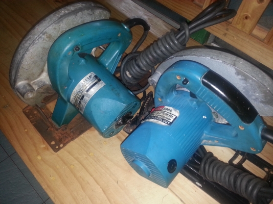 ขายเลื่อยวงเดือนขนาด9นิ้ว2ตัว2000บาทครับ ขายเลื่อยวงเดือนขนาด9นิ้ว2ตัว2000บาทครับ