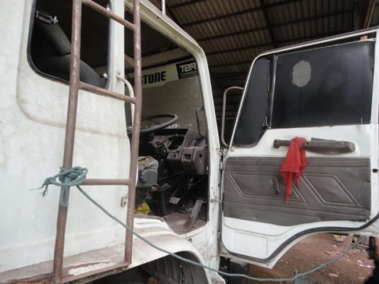 HINO F187   หัวเดิม  เครื่องเดิม  รถจอด ม79 ค่ะ