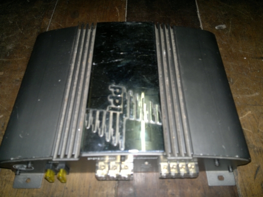 ขายแอมป์ติดรถยนต์พรีซิชั่นusa 2แชลแนล สภาพดี