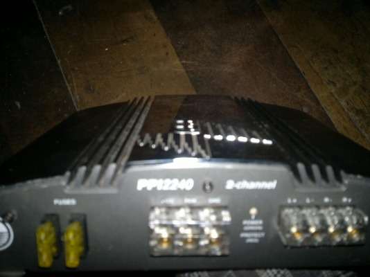 ขายแอมป์ติดรถยนต์พรีซิชั่นusa 2แชลแนล สภาพดี