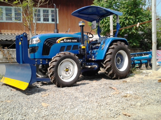 ขายด่วน..รถไถ NEWHOLLAND EURO 60K ขับ 4 ล้อ รถใหม่ แกะกล่อง สวยครบ.