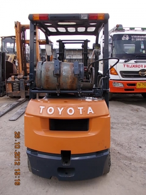 รถยกโตโยต้ารุ่น 7 น้ำหนักยก 1.5 ตัน เสาสูง 3 เมตร เกียร์ธรรมดา เบนซินติดแก๊สเรียบร้อย รถยกโตโยต้ารุ่น 7 น้ำหนักยก 1.5 ตัน เสาสูง 3 เมตร เกียร์ธรรมดา เบนซินติดแก๊สเรียบร้อย