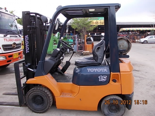 รถยกโตโยต้ารุ่น 7 น้ำหนักยก 1.5 ตัน เสาสูง 3 เมตร เกียร์ธรรมดา เบนซินติดแก๊สเรียบร้อย รถยกโตโยต้ารุ่น 7 น้ำหนักยก 1.5 ตัน เสาสูง 3 เมตร เกียร์ธรรมดา เบนซินติดแก๊สเรียบร้อย