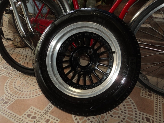 ขายลัอแม๊คขอบ14นิ้ว 4รู114พร้อมยาง195/60/r14