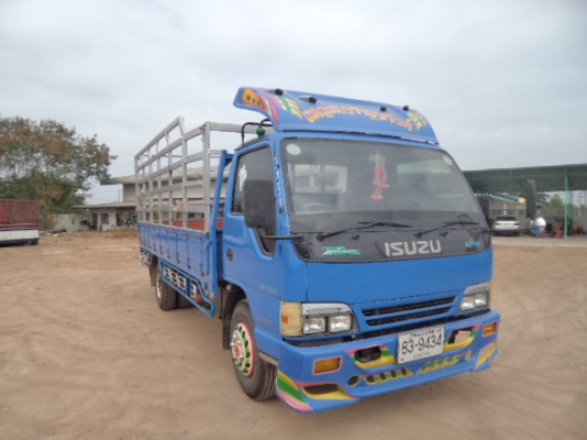 ขายรถ6ล้ออีซูซุ NPR120 แรง ช่วงยาว5เมตรสภาพสวยๆพร้อมใช้