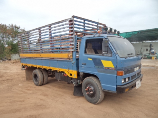 ขายรถ6ล้อฮีโน่ดั้ม เครื่อง185แรงม้า เบรกทิิฟฟี พวงมาลัยเพาเวอร์