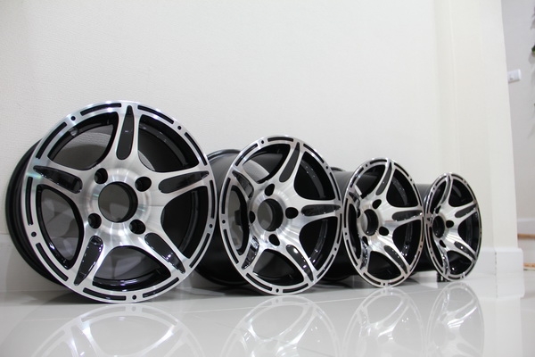 ล้อหน้ากว้าง ขอบ12 สำหรับ กระป้อ 4x4 ไดอัทสุ ซูซูกิ ใส่ได้หมดครับ