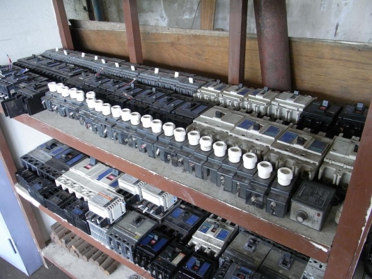 ขาย เบรคเกอร์ไฟ หลายขนาดโทรสอบถามได้ครับ