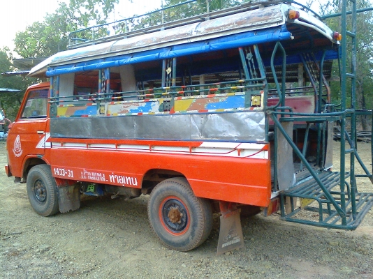 ELF88 โดยสารลูกผสมตัวรถนิสสัน เครื่องอีซูซุ 88แรงม้า ทะเบียนพร้อมโอน