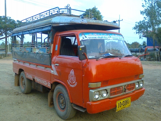 ELF88 โดยสารลูกผสมตัวรถนิสสัน เครื่องอีซูซุ 88แรงม้า ทะเบียนพร้อมโอน