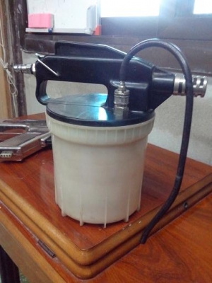 ขายถังดูดไล่ลมนำ้มันเบรค ของ germany มือสอง