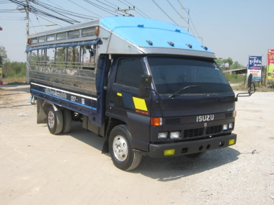 ขาย NPR รถส่งนักเรียน โทร คุณฉลองชัย 087-851-5148 ด่วน