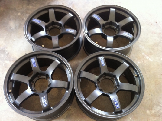 ขายล้อ te 37 กว้าง9 6รูพร้อมจุ๊บrayสภาพใหม่ไม่มียางครับ ขายล้อ te 37 กว้าง9 6รูพร้อมจุ๊บrayสภาพใหม่ไม่มียางครับ