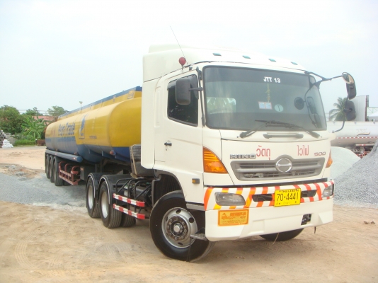 HINO - FM2P 380 HP พร้อมหางบรรทุกน้ำมันโหลดล่าง