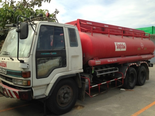 ขายรถบรรทุกน้ำมัน 10 ล้อ 15,000 ลิตร สภาพสวย เอกสารพร้อมโอน