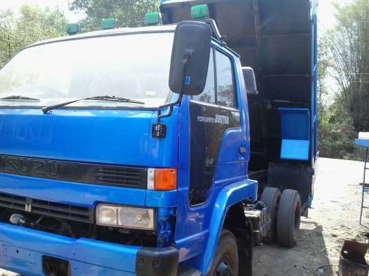 ขารถหกล้อดั้มอีซูซุ195แชชซี ราคา755000บาท ราคาน่าซื้อครับถูกแต่ดี