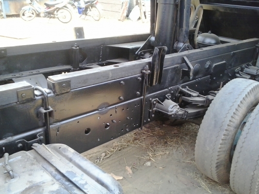 ขารถหกล้อดั้มอีซูซุ195แชชซี ราคา755000บาท ราคาน่าซื้อครับถูกแต่ดี