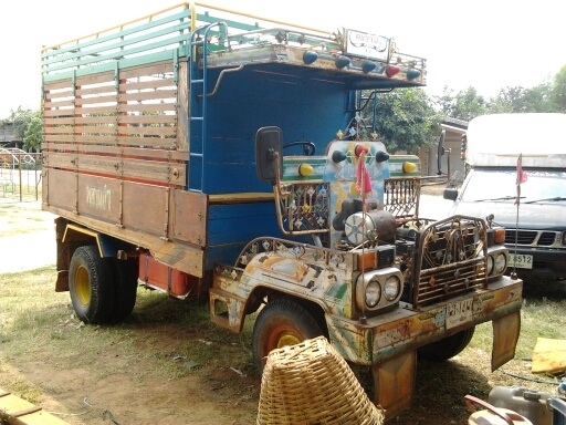 ขายด่วน รถอีแต๋น เครื่อง KUBOTA ET11 แรง ช่วงล่างใหญ่ คัชซีหน้า 4 ชุดเฟืองท้ายของ ISUZU TL 85 แรงสภาพดีมาก กระบะคอกไม้ทรงสูงไม่มีผุกร่อน ยางดี 4 เส้นประมาณ 70\% พร้อมบรรทุกพร้อมใช้งาน ราคาต่อรองได้นะครับ ขายด่วน รถอีแต๋น เครื่อง KUBOTA ET11 แรง ช่วงล่างใหญ่ คัชซีหน้า 4 ชุดเฟืองท้ายของ ISUZU TL 85 แรงสภาพดีมาก กระบะคอกไม้ทรงสูงไม่มีผุกร่อน ยางดี 4 เส้นประมาณ 70\% พร้อมบรรทุกพร้อมใช้งาน ราคาต่อรองได้นะครับ