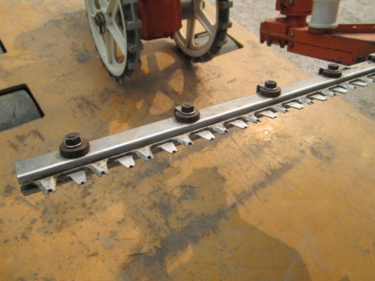 รหัส:13001039รถตัดหญ้าใช้เครื่องยนต์เบนซินTC-355ตัดแบบเครื่องตัดแต่งกิ่งไม้www.nihonmono.com