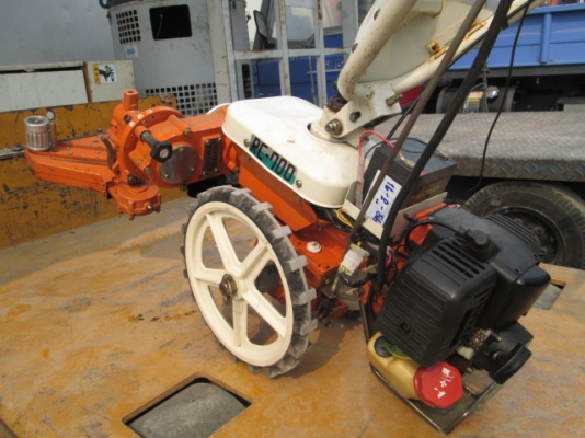 รหัส:13001039รถตัดหญ้าใช้เครื่องยนต์เบนซินTC-355ตัดแบบเครื่องตัดแต่งกิ่งไม้www.nihonmono.com