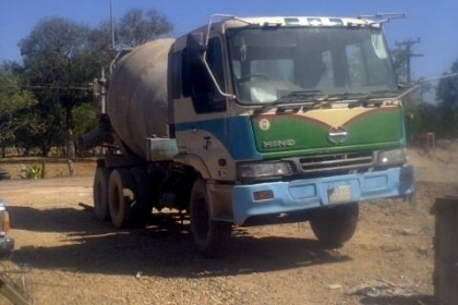 10ล้อโม่ปูนHINO(รถนอก)โม่ขนาด5 คิวเครื่องยตร์ HO7C