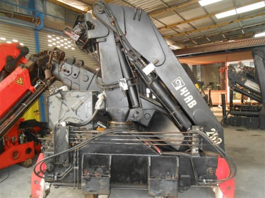 ขายเครนพับ ทั้งใหม่ และ มือสอง และอุปกรณ์ นำเข้าจาก ยุโรป