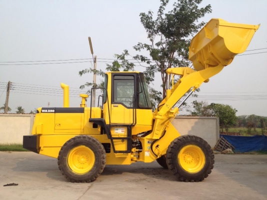 รถตักล้อยาง Komatsu WA 250-3