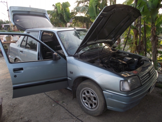 1988 PEUGEOT, 309 1.6 สีเทา เกียร์ธรรมดา ขับได้ ขายตามสภาพ 1988 PEUGEOT, 309 1.6 สีเทา เกียร์ธรรมดา ขับได้ ขายตามสภาพ