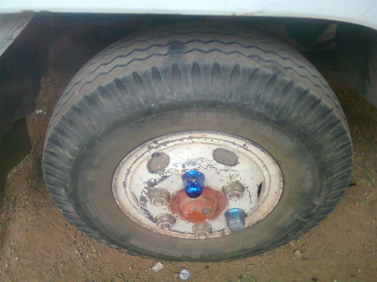 ขายหกล้อดั้ม195NRR32D