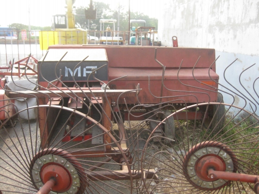 เครื่องอัดฟางMASSEY FERGUSON พร้อมใช้งาน