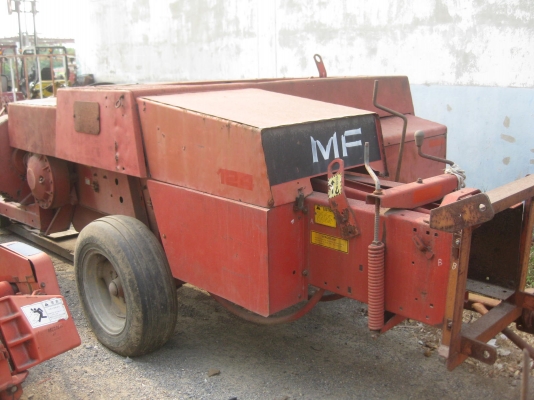 เครื่องอัดฟางMASSEY FERGUSON พร้อมใช้งาน
