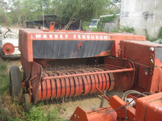 เครื่องอัดฟางMASSEY FERGUSON พร้อมใช้งาน