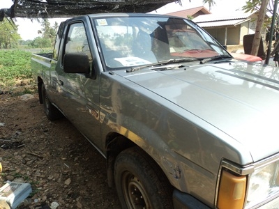 บริการส่งถึงที่ให้ได้น่ะครับ ราคาต่อรองได้นิดหน่อยครับแค็บเล็กสวยนะครับ