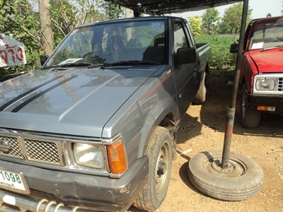 บริการส่งถึงที่ให้ได้น่ะครับ ราคาต่อรองได้นิดหน่อยครับแค็บเล็กสวยนะครับ