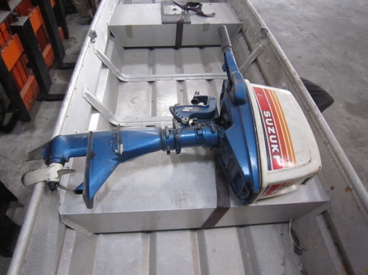 ขายเรือท้องแบน อลูมิเนียม พร้อม เครื่องเรือ SUZUKI 8แรง มือสองญี่ปุ่น