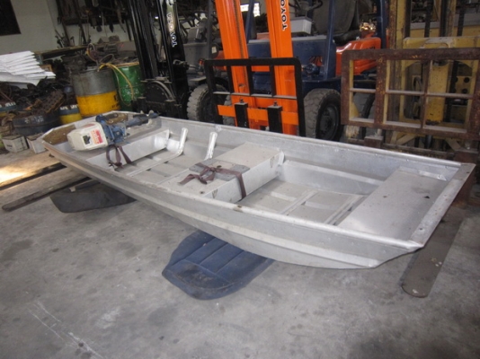 ขายเรือท้องแบน อลูมิเนียม พร้อม เครื่องเรือ SUZUKI 8แรง มือสองญี่ปุ่น